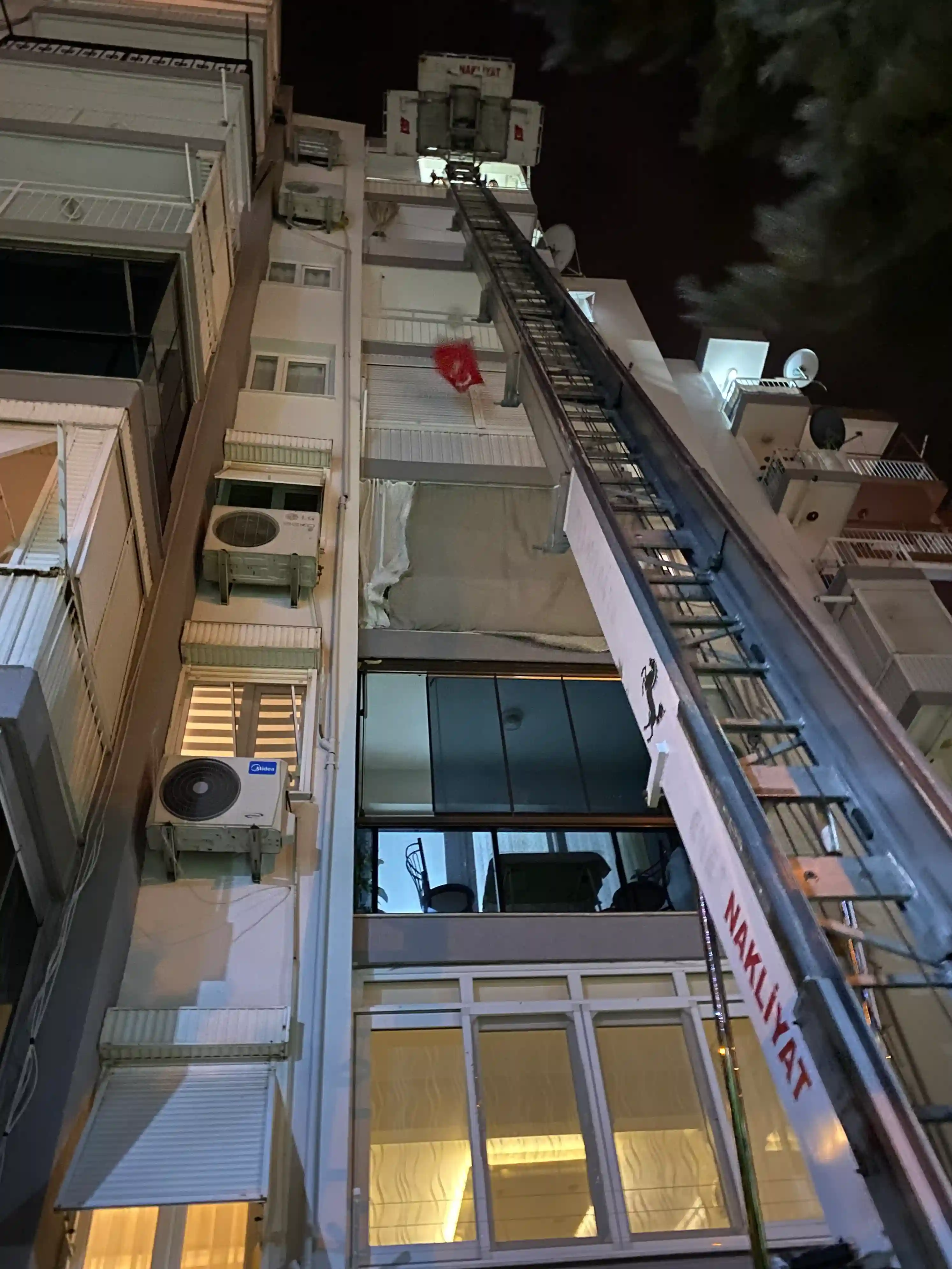 Gece yüksek kata taşıma