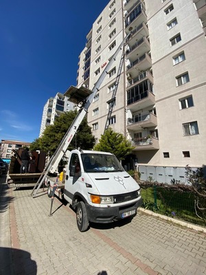 Palet taşıma asansörü